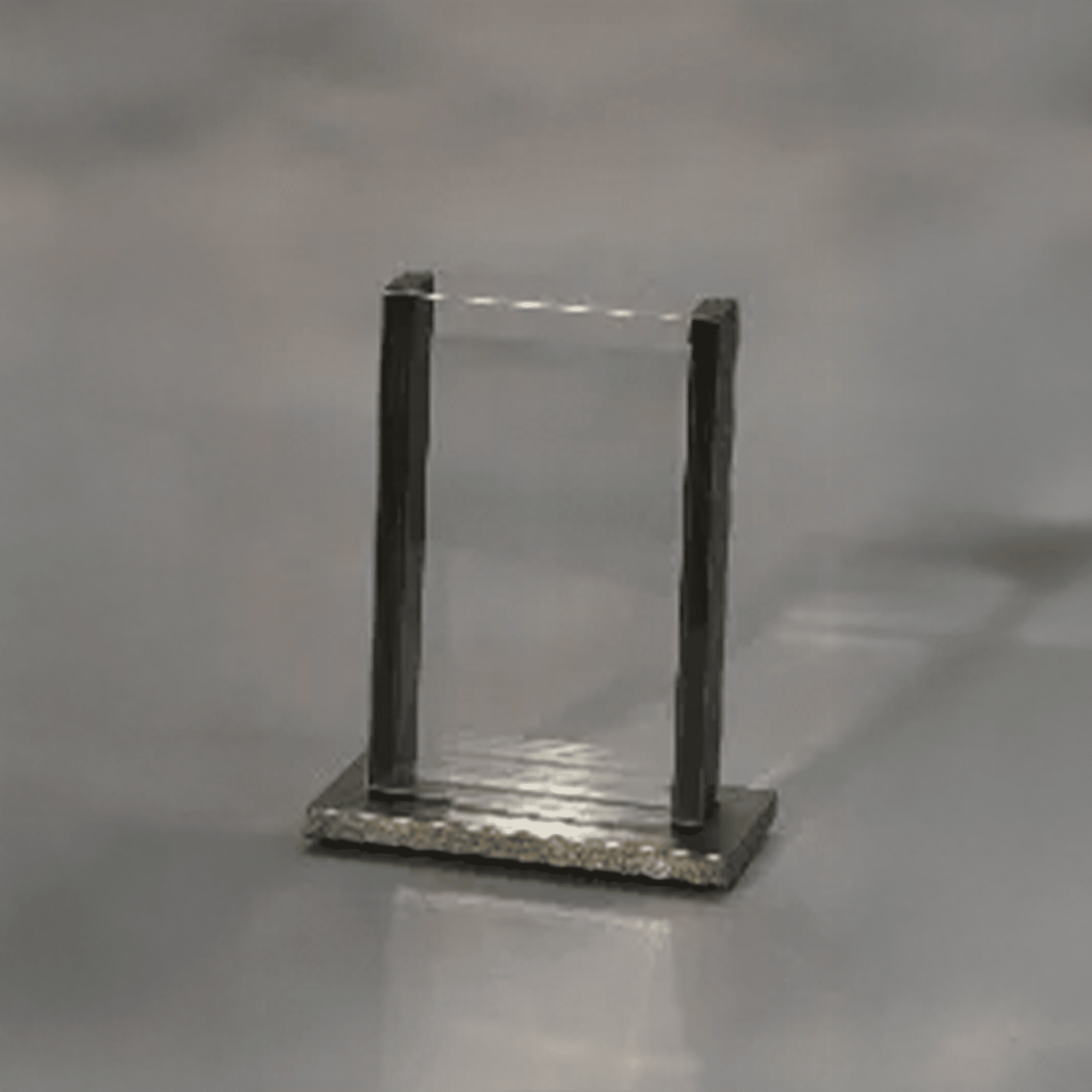 Vertical V4 Vase Replacement Insert